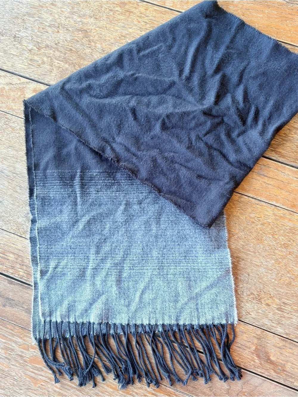 Reversible Two-Tone Scarf in Black and Gray 0542